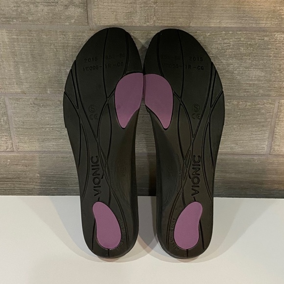 Vionic Fiona Pro Slip On Slip Resistant Shoes in Navy Chevron Size 8 - Picture 12 of 12